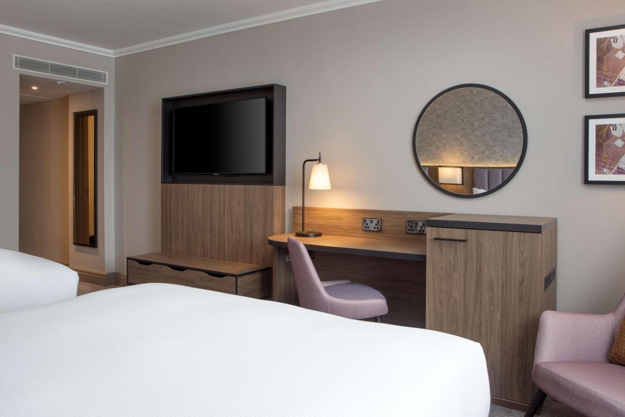 Hotel Doubletree By Hilton Dartford Bridge Zewnętrze zdjęcie